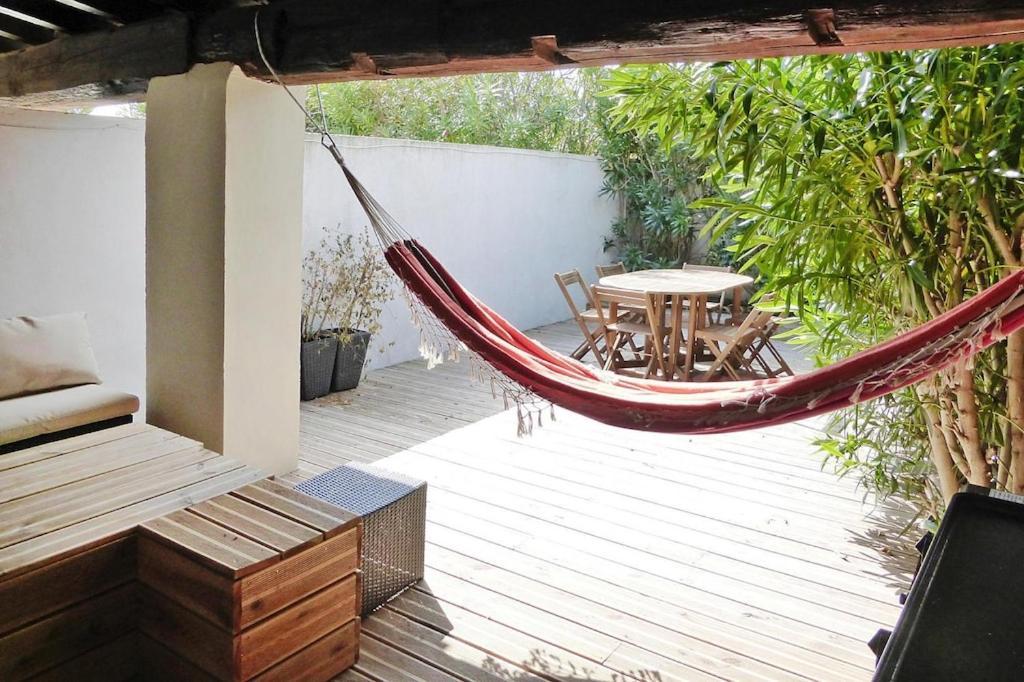 Holiday Home With Shared Pool Сент-Мари-де-ла-Мер Экстерьер фото